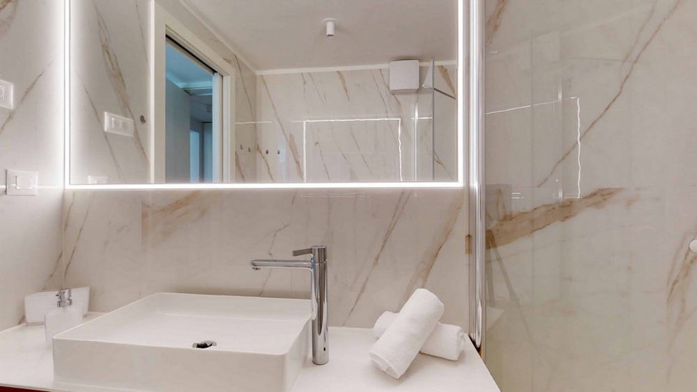 Rysunek koncepcyjny z widokiem z powietrza z widokiem na front domu z indywidualnymi balkonami - kup mieszkanie w Chorwacji.