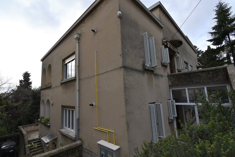 Widok na budynek mieszkalny - widok z zewnątrz: A1814.