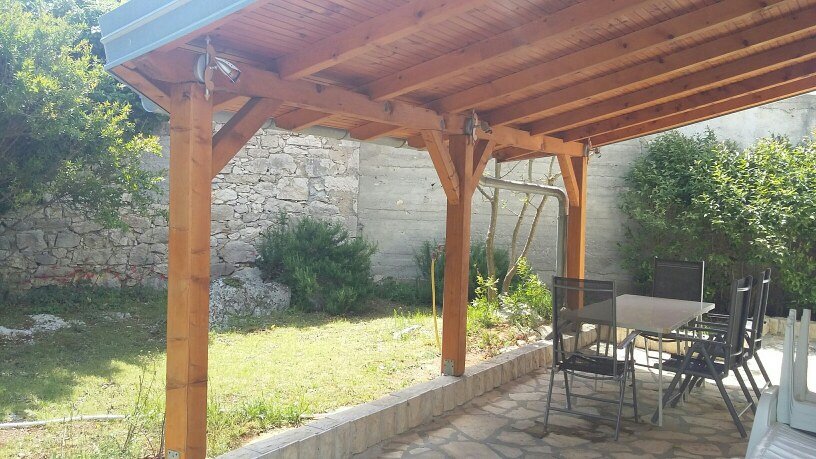 Ogród i zadaszony taras.