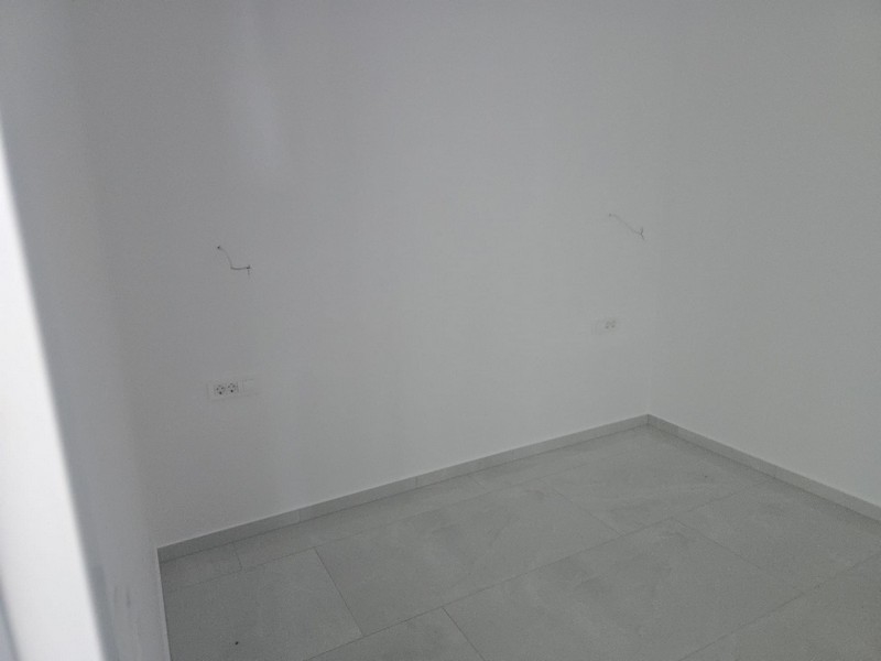 Tył: wizualizacja 3D.