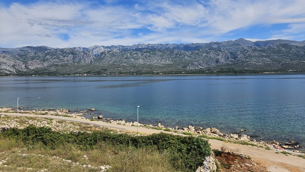 Obiekt położony jest bezpośrednio przy plaży.