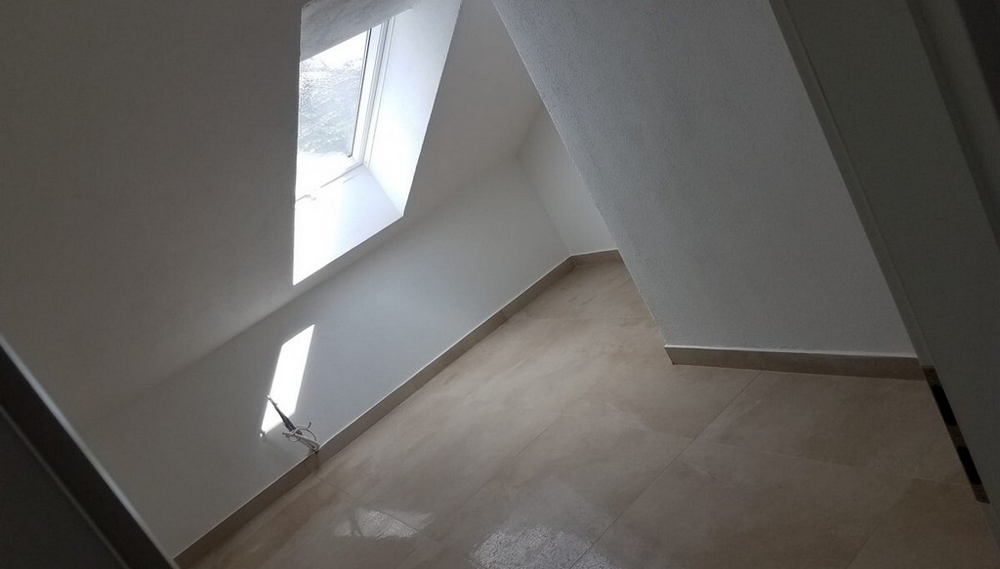 Apartament z urokiem loftu i widokiem na morze