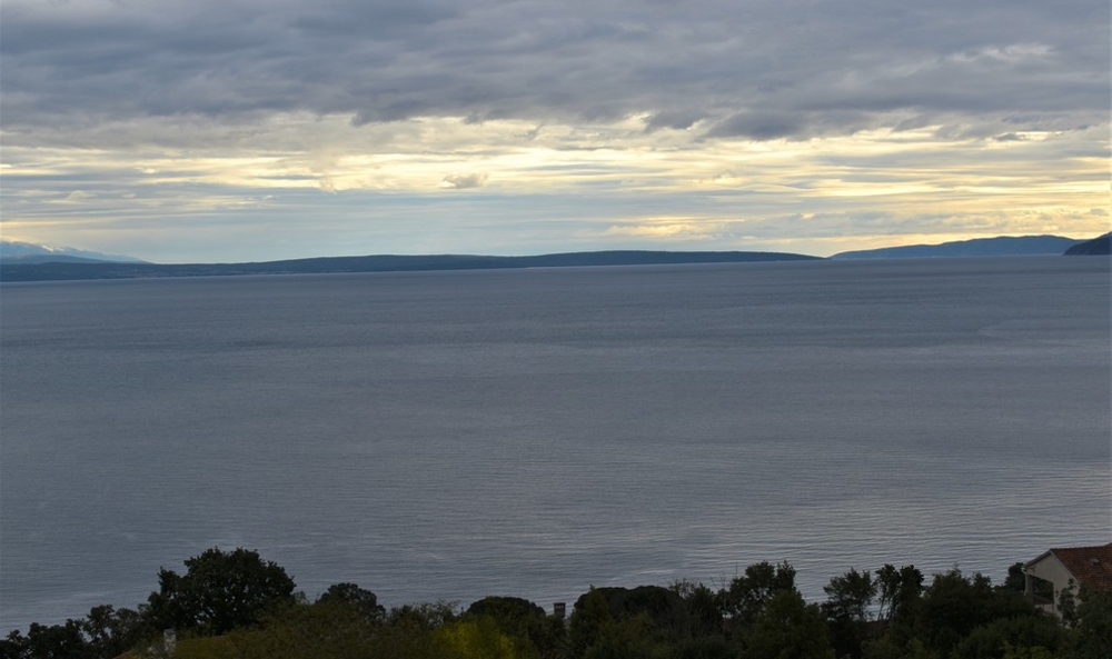 Taras z widokiem na morze nieruchomości A2695, która jest na sprzedaż w Chorwacji w regionie Opatija - Panorama Scouting.