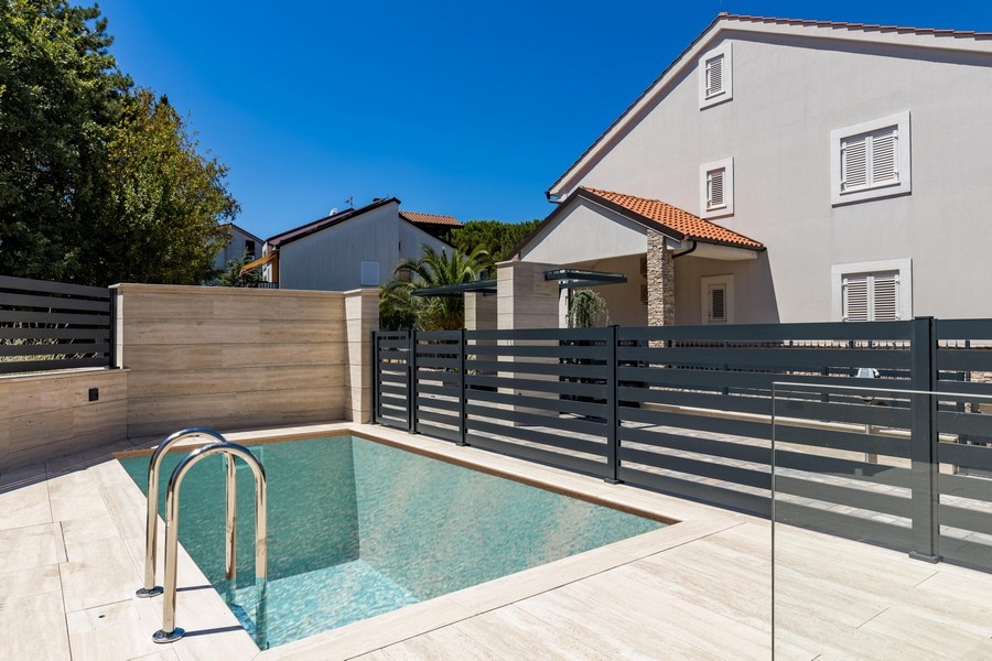 Taras z widokiem na morze nieruchomości na sprzedaż w Chorwacji - Panorama Harcerska.