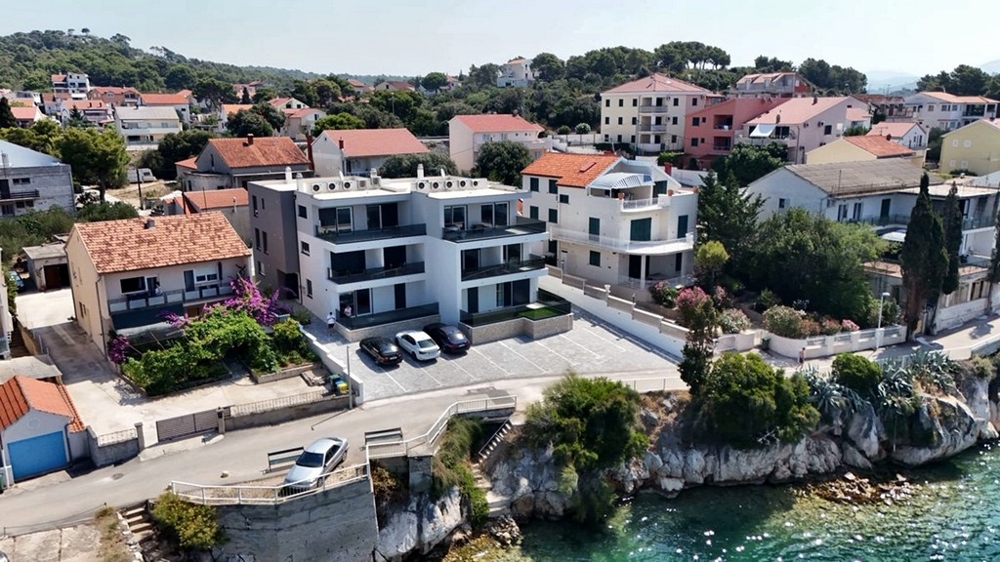 Kup apartamenty bezpośrednio nad morzem w Chorwacji.