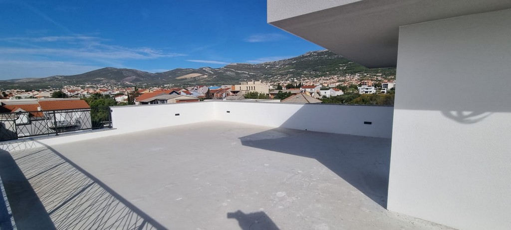 Taras na dachu nieruchomości A2761, która jest na sprzedaż w Kastela koło Splitu.