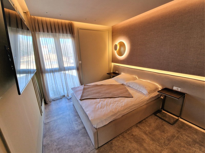 Schody wewnętrzne prowadzące na piętro.