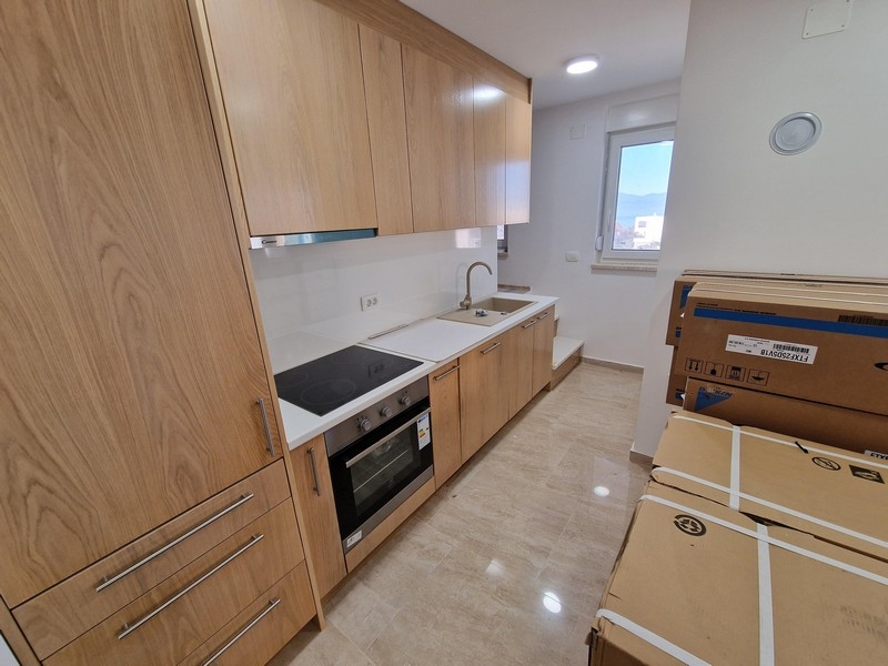 Nowoczesna kuchnia w nieruchomości A2834 na wyspie Krk w Chorwacji.