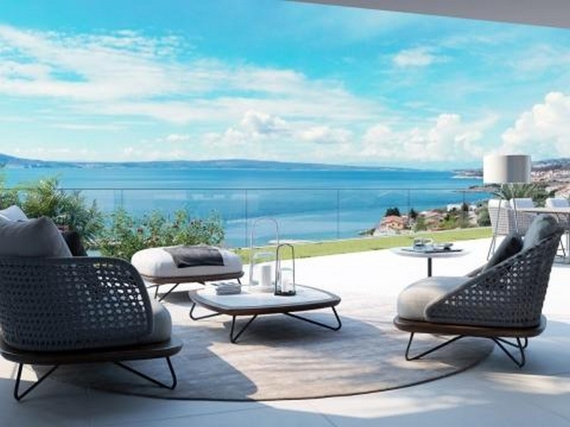 Penthouse z tarasem na dachu i widokiem na morze