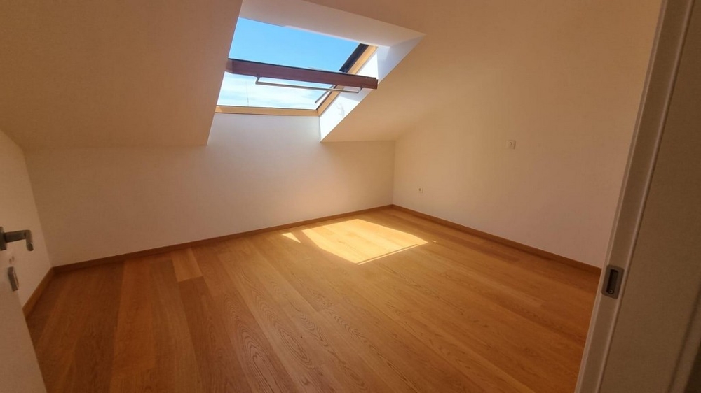 Sypialnia ze świetlikiem.