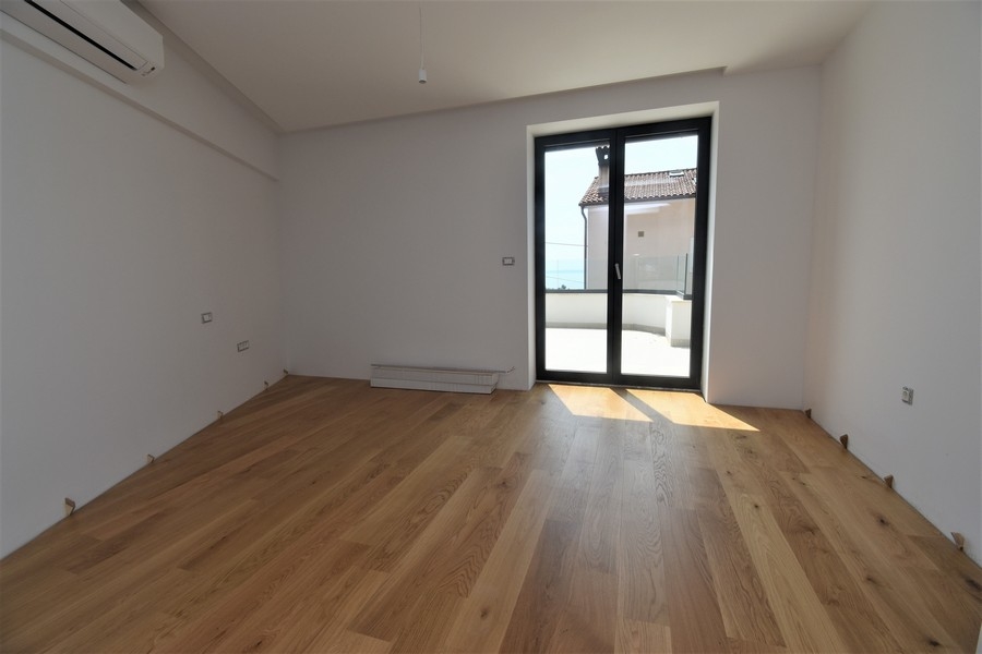 Jedna z trzech klimatyzowanych sypialni.