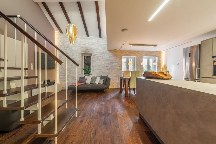 Mieszkanie jasne i otwarte, wyposażone w wysokiej jakości meble