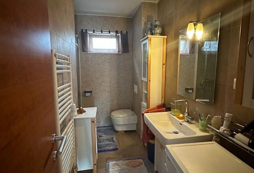 Łazienka z toaletą.