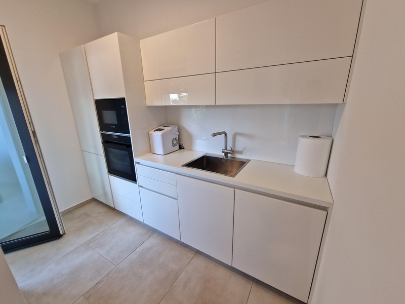 Biała kuchnia - mieszkanie A3043 w Chorwacji, Panorama Harcerska.