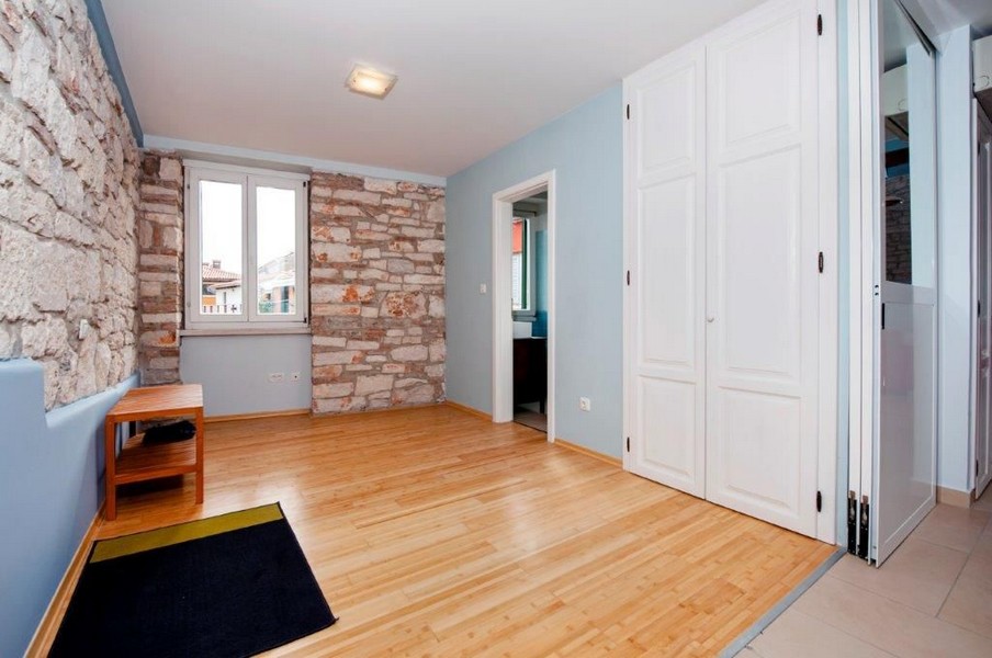 Wydzielona część sypialna na trzecim piętrze.