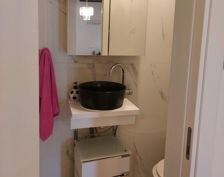 Łazienka z prysznicem.