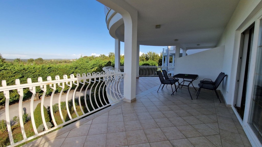 Zadbane apartamenty z pięknymi widokami w Porec - Nieruchomości Chorwacja