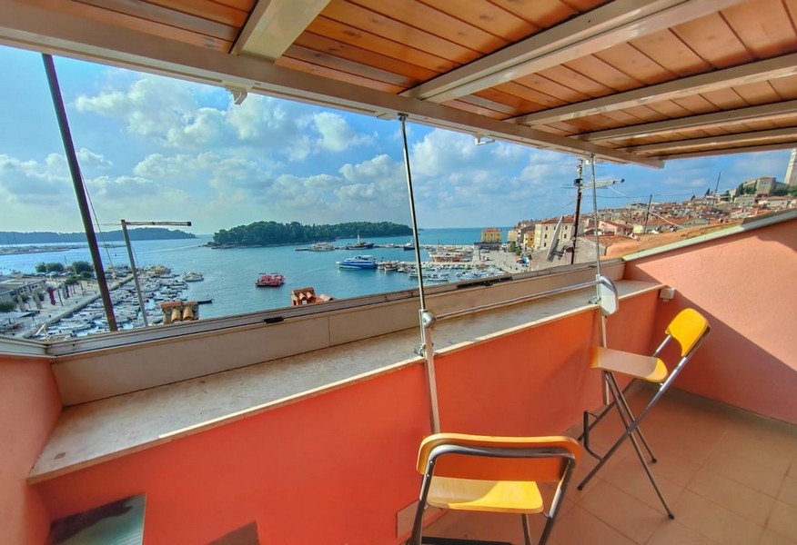 Panoramiczny widok na morze z tarasu nieruchomości A3130 na Istrii.