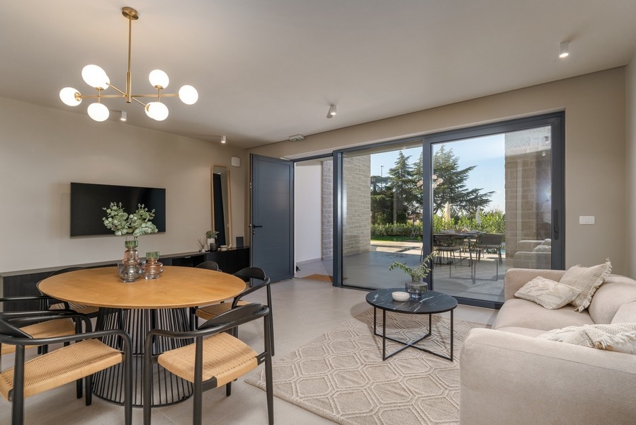 Elegancki salon w luksusowym apartamencie na Istrii, Porec