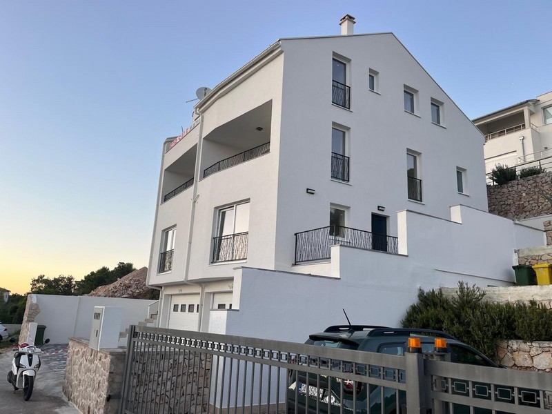 Widok z mieszkania w budowie, blisko morza na sprzedaż w Tisno, Chorwacja