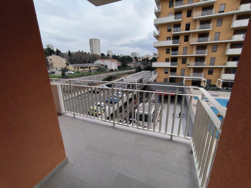 Balkon z widokiem na miasto w Rijece, Chorwacja, mieszkanie na sprzedaż z widokiem na miasto