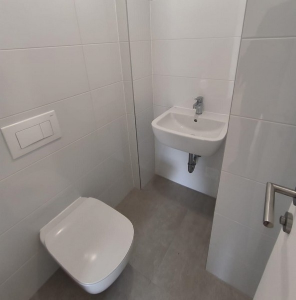 Małe mieszkanie z łazienką i toaletą na sprzedaż w Rijece w Chorwacji