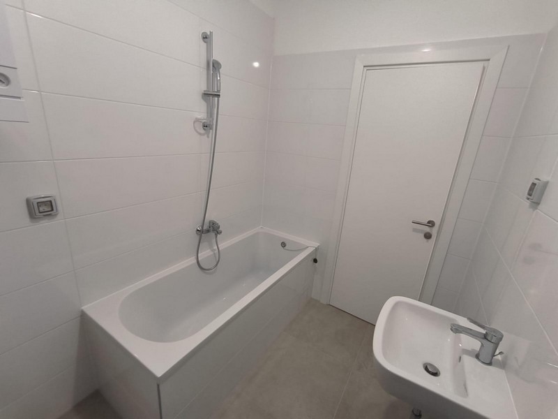 Na sprzedaż duże mieszkanie z łazienką w Rijece w Chorwacji z wanną