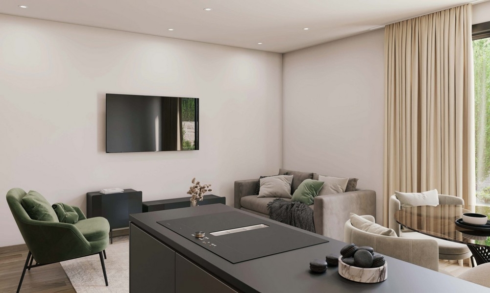 Elegancki, otwarty salon apartamentu na wyspie Krk z dużą sofą, stylowymi meblami i widokiem na zielone krajobrazy