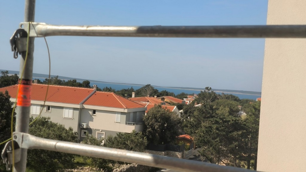 Widok na morze z niedokończonego mieszkania, atrakcja nieruchomości w Chorwacji