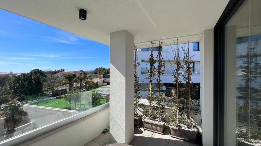 Nieruchomości Chorwacja, Miasto Krk, Wyspa Krk Sprzedam mieszkanie - balkon