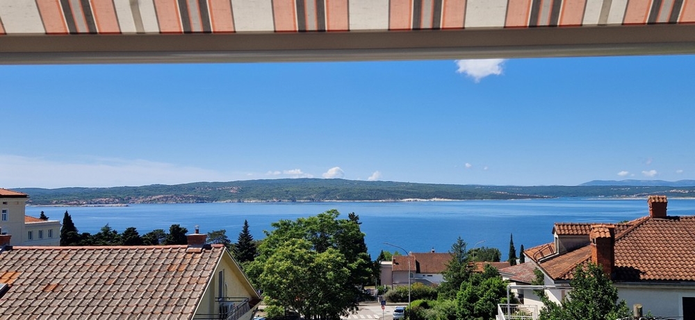 Apartamenty z widokiem na morze w Chorwacji - kuchnia i jadalnia w stylu rustykalnym