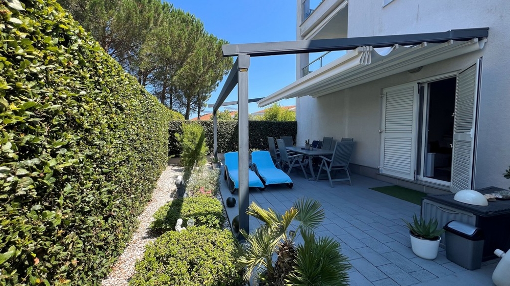 Sprzedam mieszkanie z ogrodem w Chorwacji - Panorama Scouting A3372 w Chorwacji, Malinska.