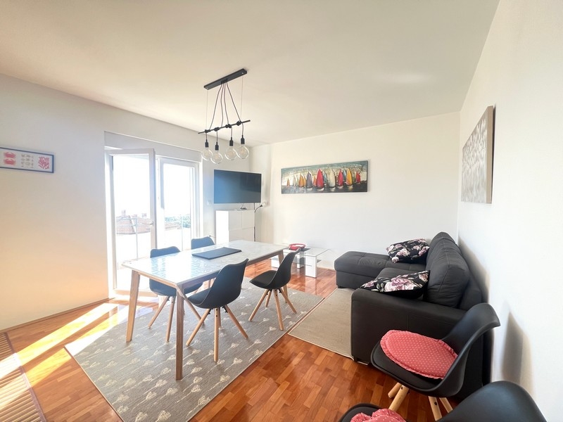 Nowocześnie urządzona część dzienna mieszkania A3373, które jest na sprzedaż w Opatija.