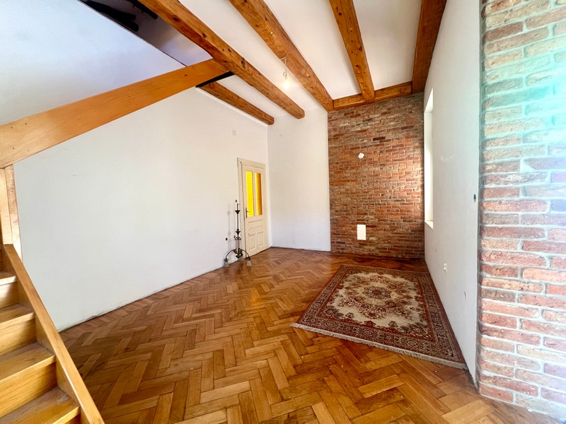 Schody posiadłości A3384 w Opatiji, Chorwacja - Panorama Harcerska.