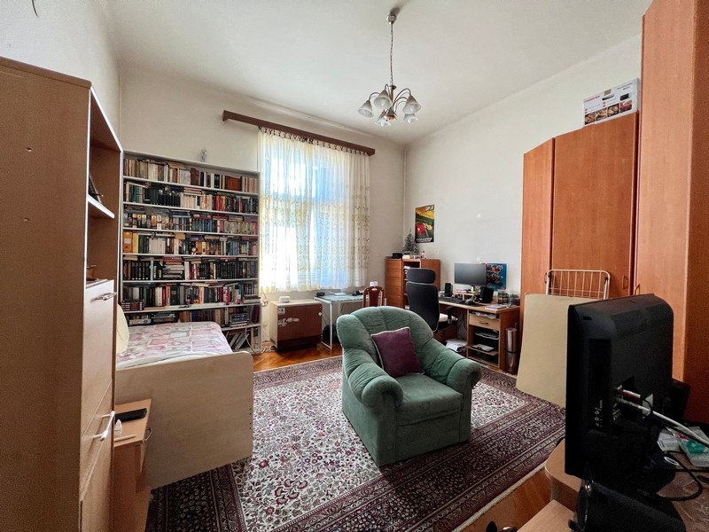 Fotel w salonie nieruchomości A3390 w Chorwacji, Opatija.