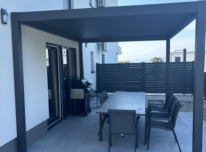 Zadaszony taras nowego budynku na parterze nieruchomości A3395, Chorwacja.