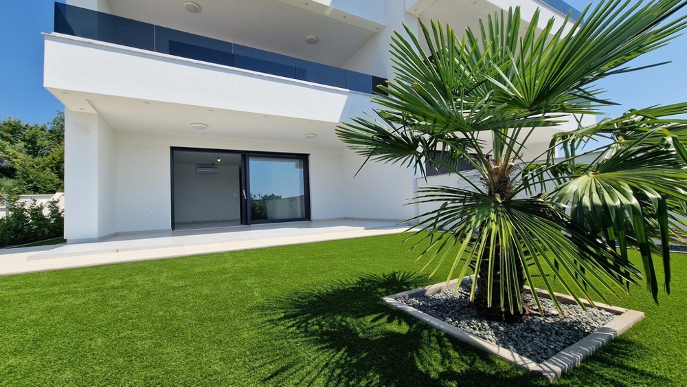 Sprzedam mieszkanie na parterze z ogrodem w Chorwacji - Panorama Harcerska.