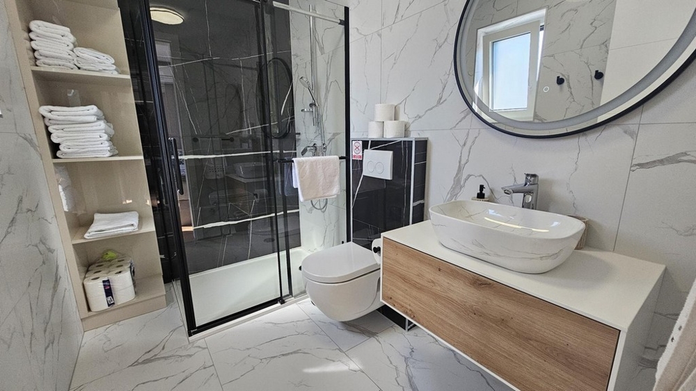 Nowoczesna łazienka z prysznicem