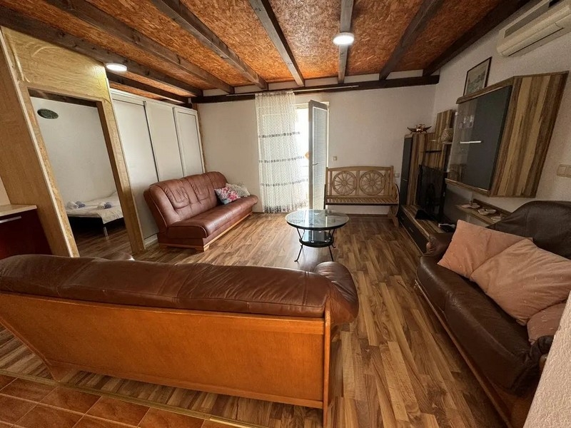 Umeblowany salon nieruchomości A3470.