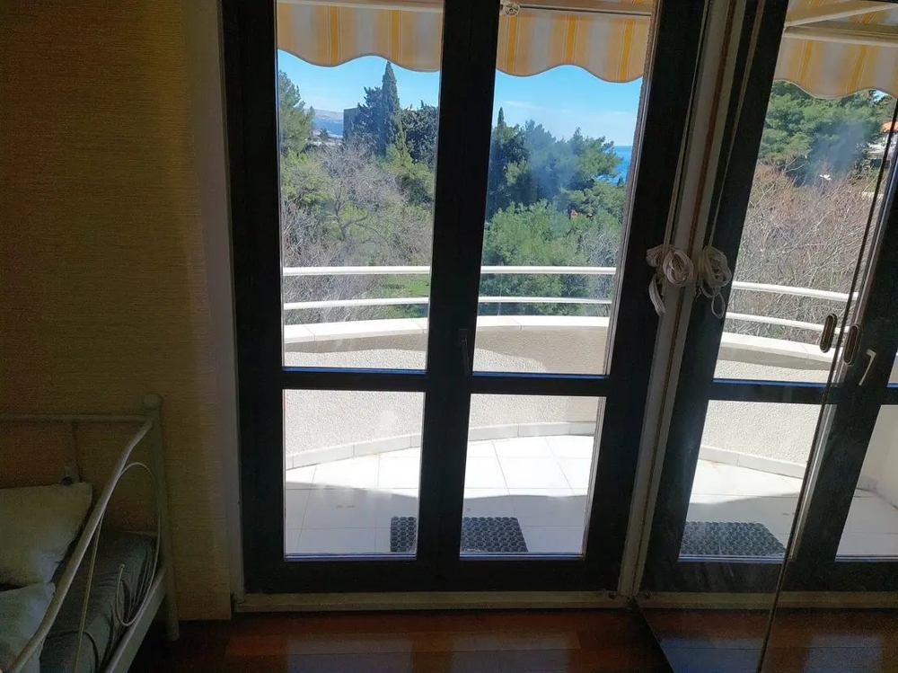 Widok na taras nieruchomości A3472 w Chorwacji - Panorama Harcerska.