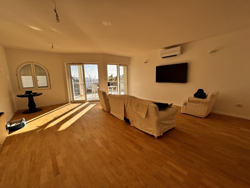 Wysokiej jakości mieszkanie z dostępem do tarasu apartamentu A3519 w Icici niedaleko Opaitja.