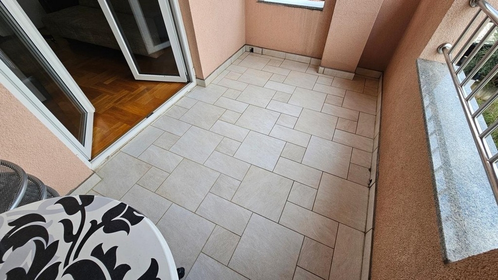 Taras nieruchomości A3543 na wyspie Krk w Chorwacji.