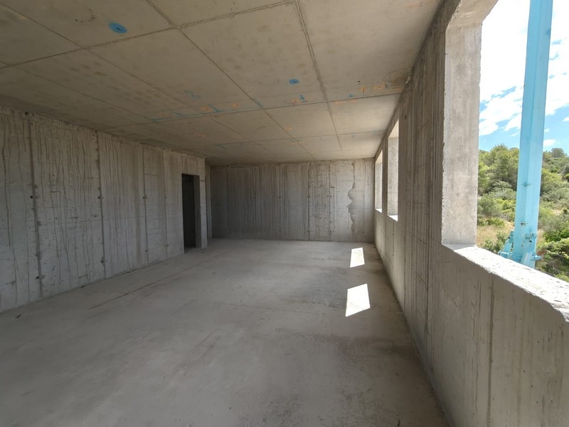 Widok stanu surowego nowego budynku.