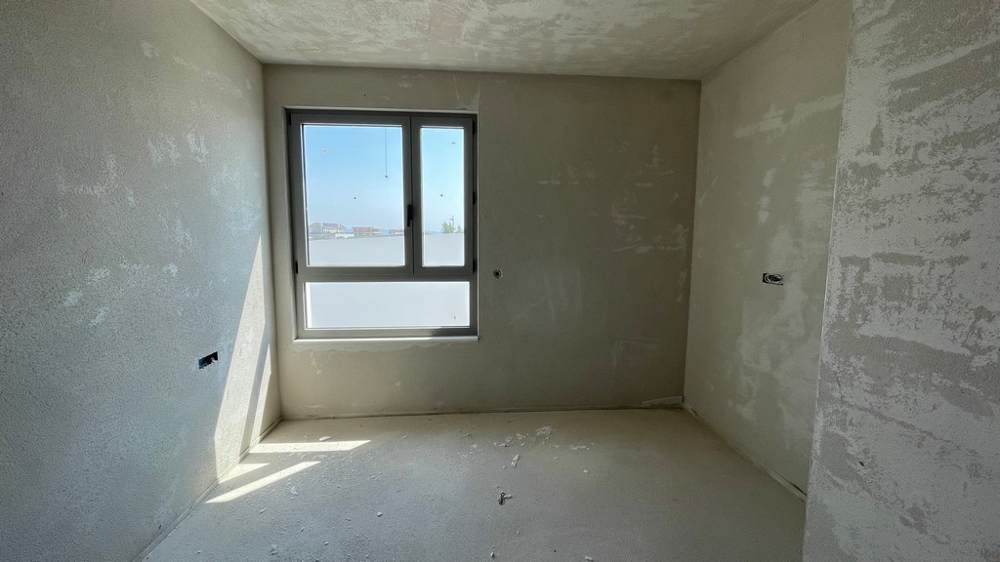 Sypialnia w stanie surowym, penthouse A3577 w Vodicach w Dalmacji.