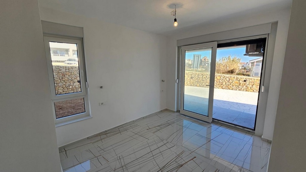 Z sypialni roztacza się widok na okolicę.