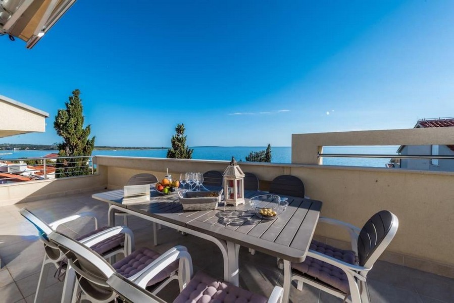 Penthouse z pięknym widokiem na morze na sprzedaż w Chorwacji - wyspa Pag.