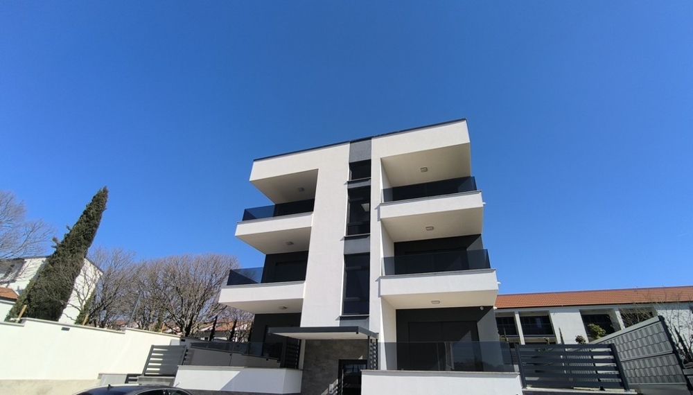 Nowy budynek - mieszkanie na sprzedaż w Sv. Filip i Jakov koło Biogradu na Moru w Chorwacji.