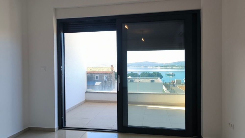 Widok na morze z tarasu