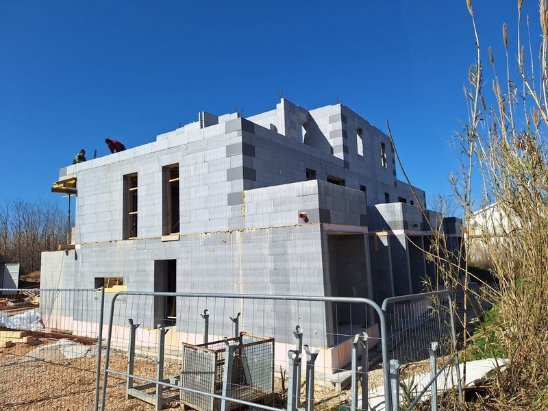 Faza stanu surowego budynku