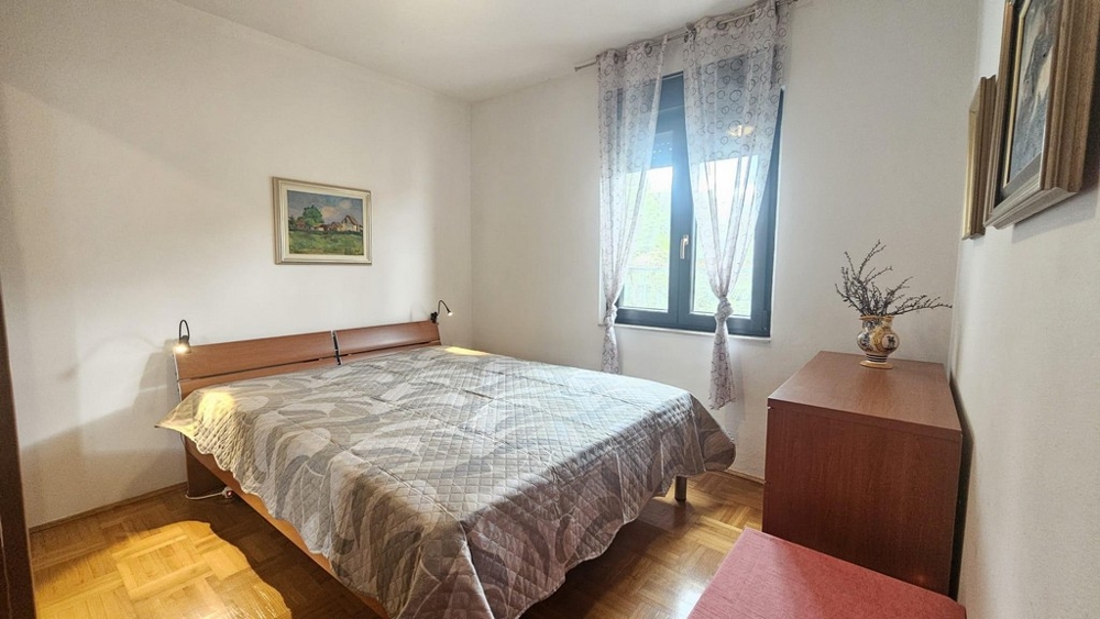 Druga sypialnia z podwójnym łóżkiem